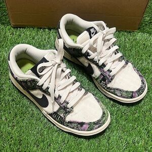 Nike dunk low floral tapestry 7.5W / 6Y
